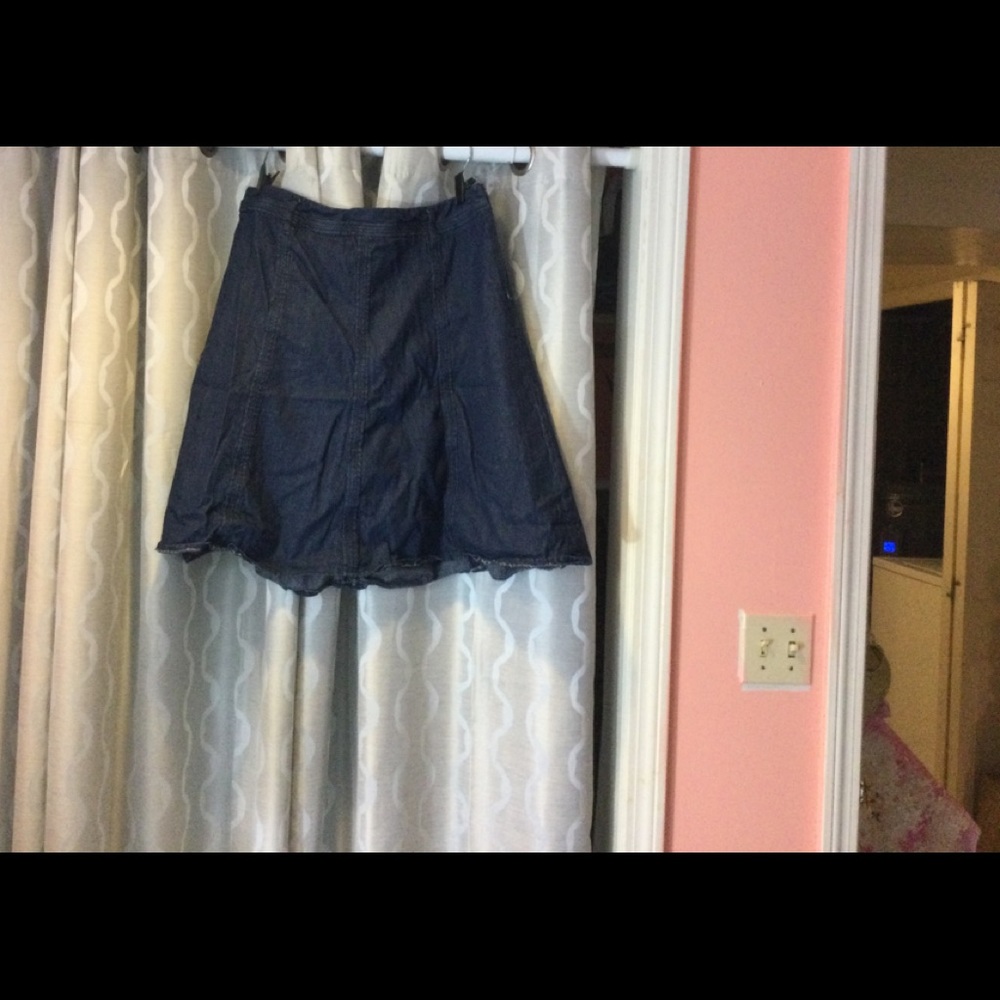 Side Zipped Denim Skirt